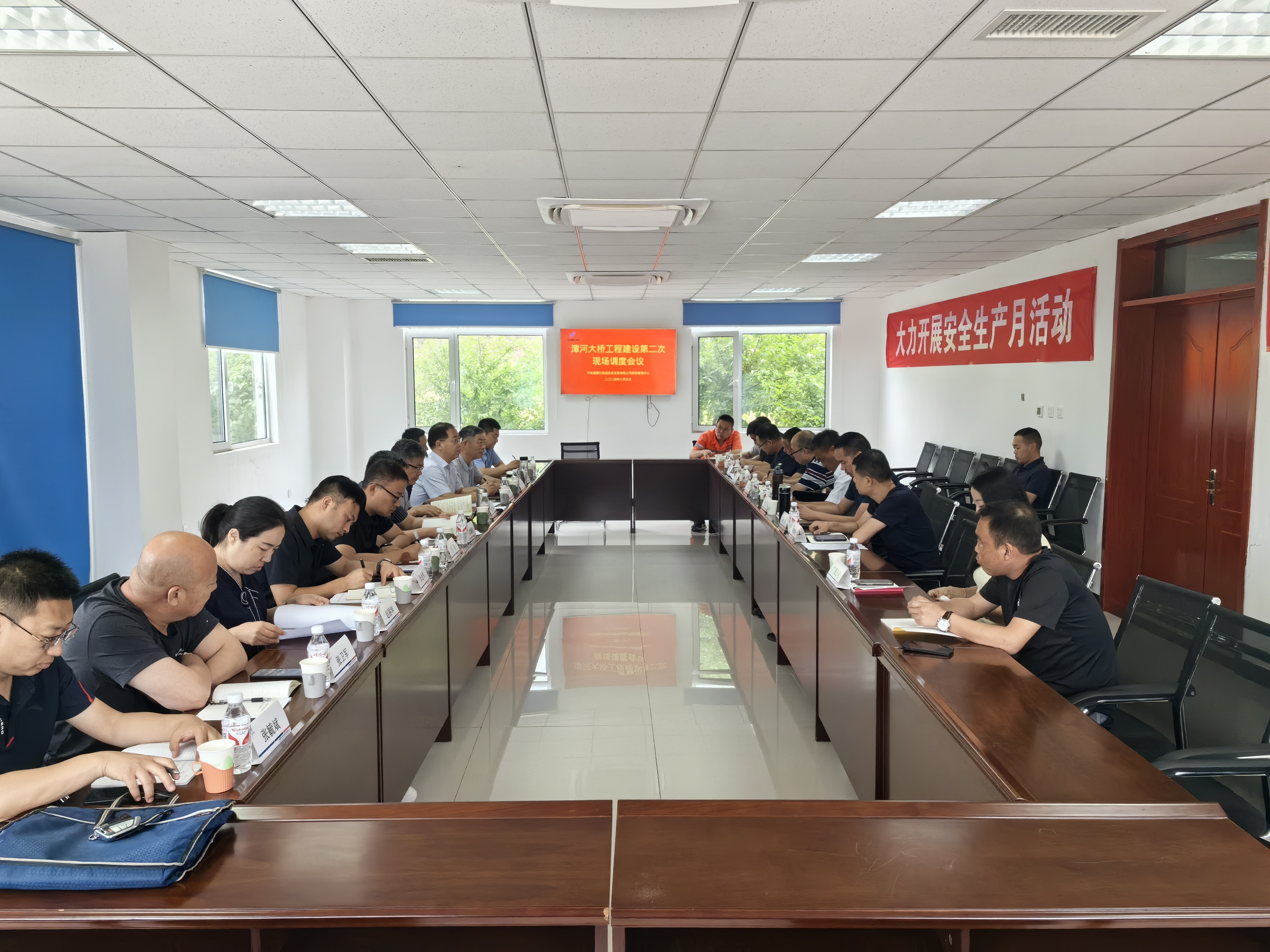 D:\桌面文件\9371ac4e6b75eed7f81f0a4c82ce284.jpg